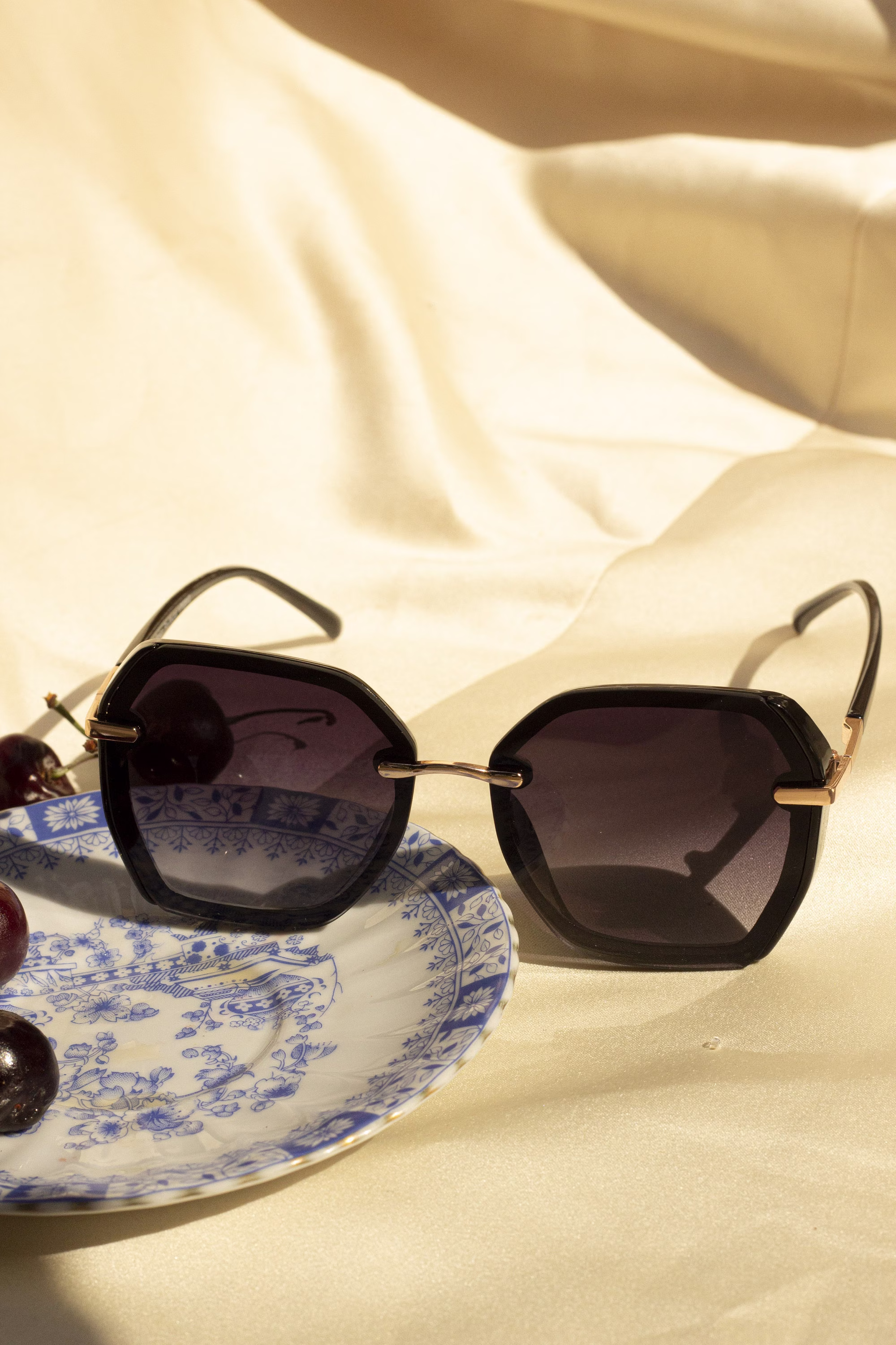 Hexagonal Front Lens Sunglasses