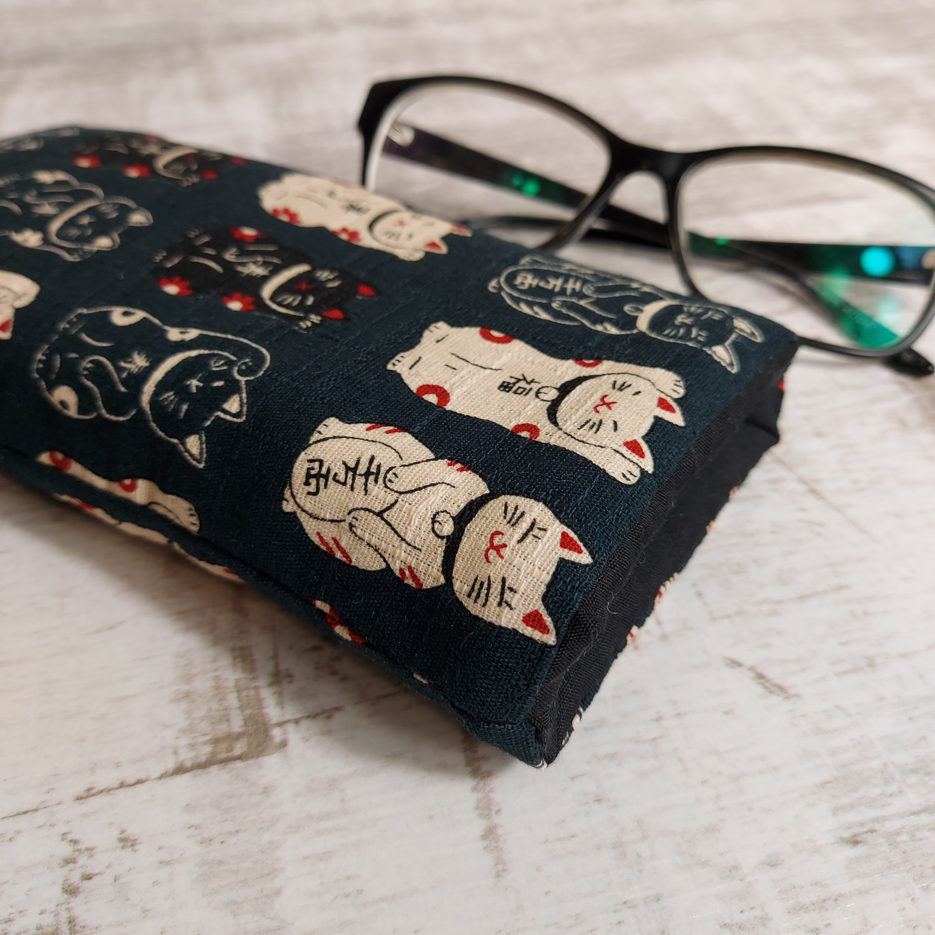 Lucky Cat Padded Glasses Case