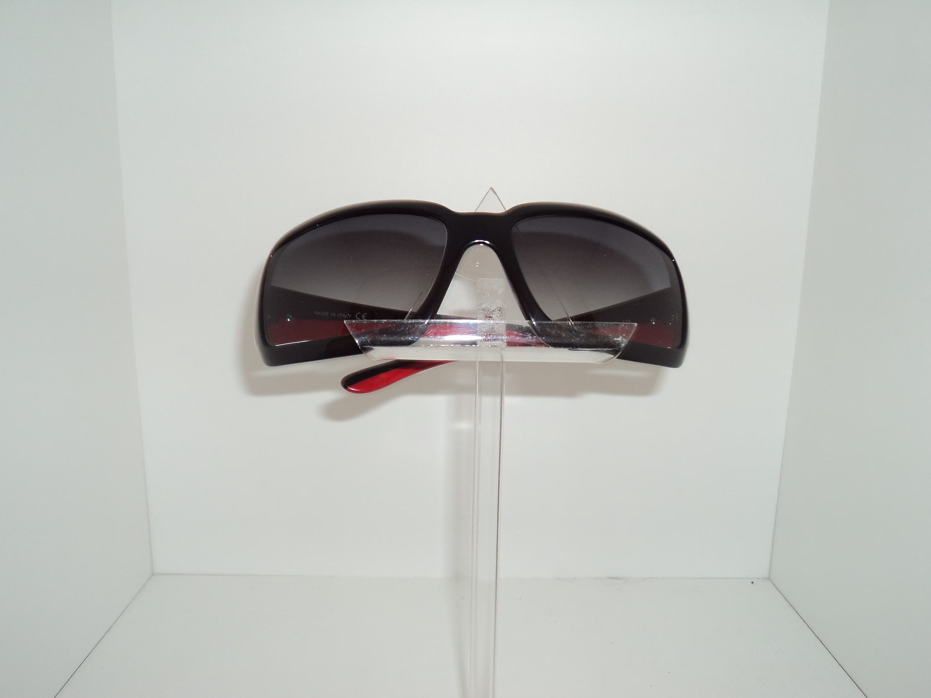 Prada Sunglasses, Black Curved Face in Cellulose Acetate, With Gray Color Lenses, New-York Style Made Italy
