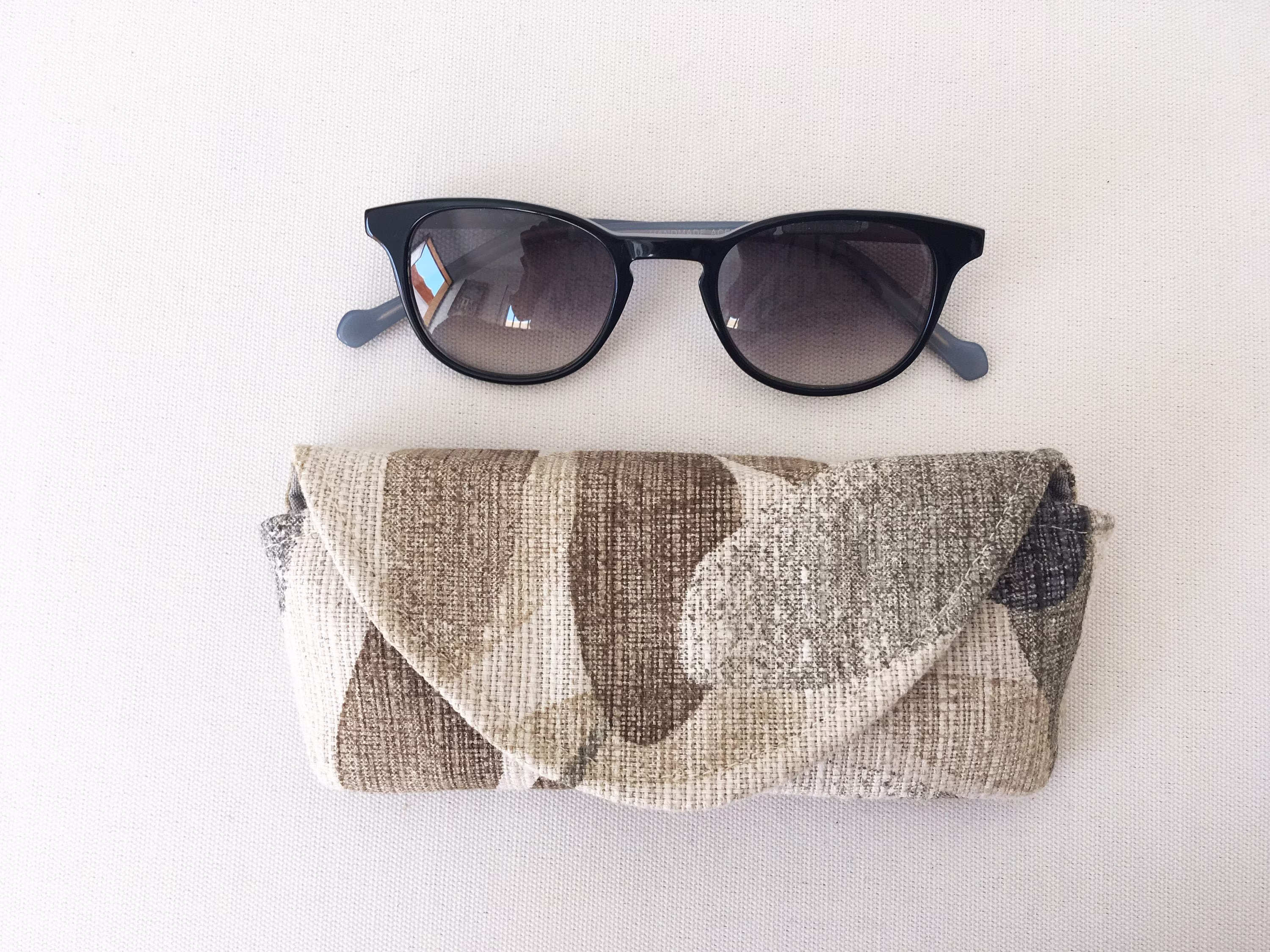 Gray Sunglasses Case Leaves Print, Canvas Eyeglass Magnetic Closure, Soft Glasses Gift For Her