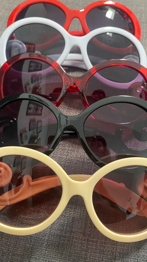 Beautiful Retro Curl Detail Rounded Sunnies/Sunglasses Pinup /Mod Fashion 60S