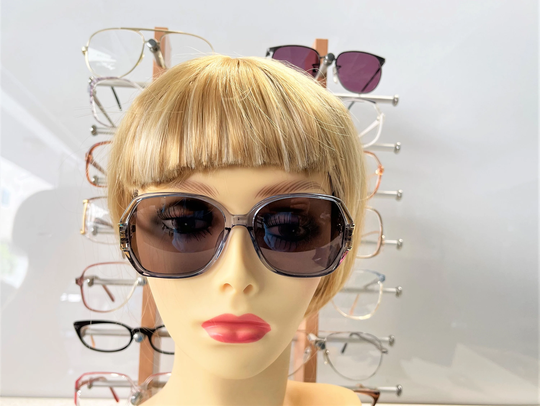 Vintage 1980S Women's Sunglasses Model Sp-31 With Custom Made Light G15 Lenses. Frame Color Emerald Sparkle - Size 54-16-140