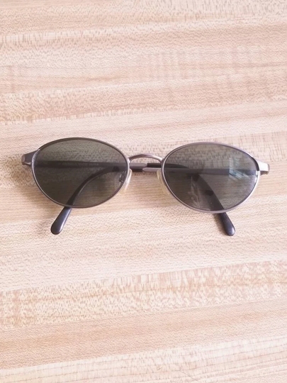 Capezio6 Matte Silver Vintage Sunglasses 1980S. Dimensions Are 52x18x135