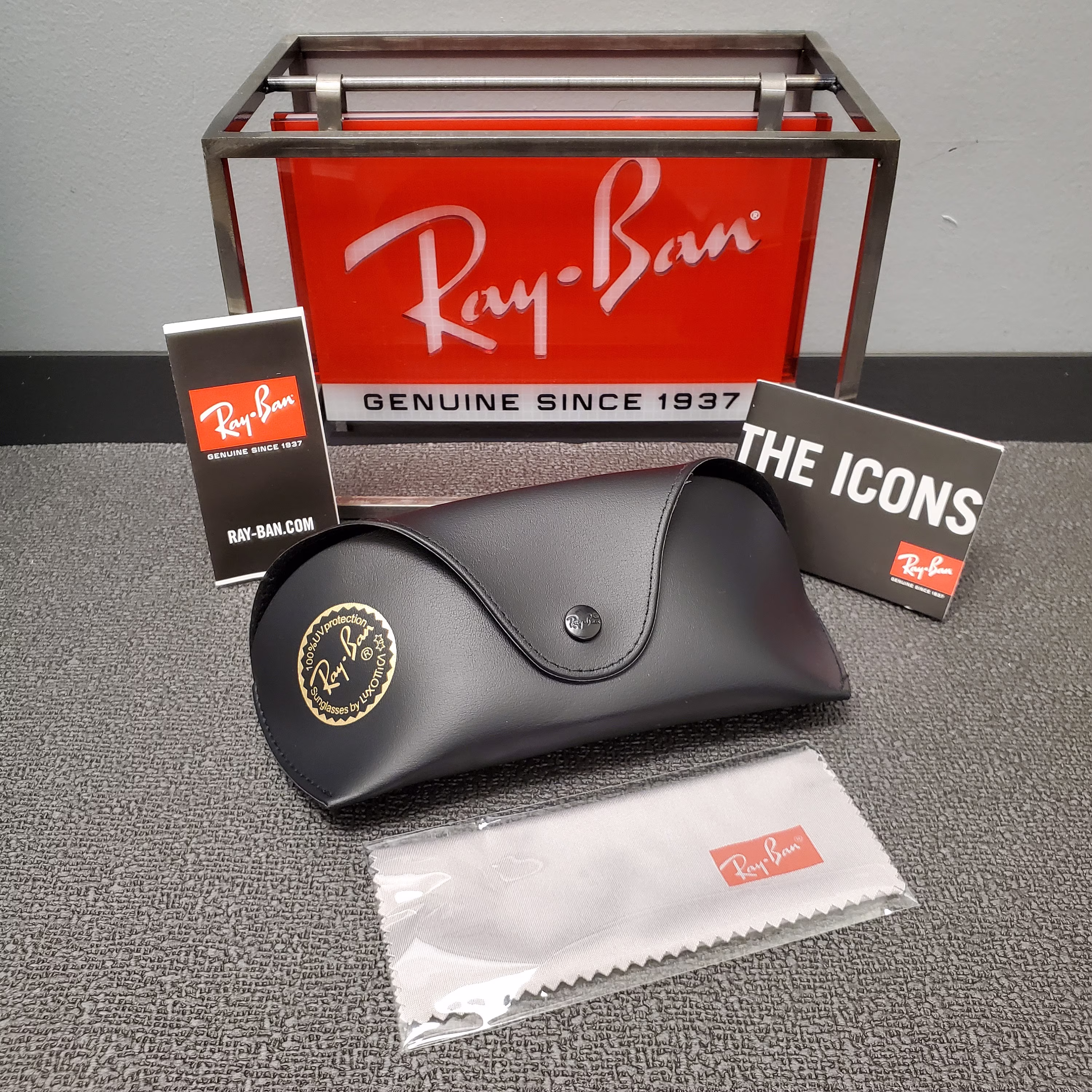 New Vintage Belt Loop Case Ray Ban Soft Leather Black Sunglasses Eyeglasses + Authenticity Booklet+ Microfiber Cloth