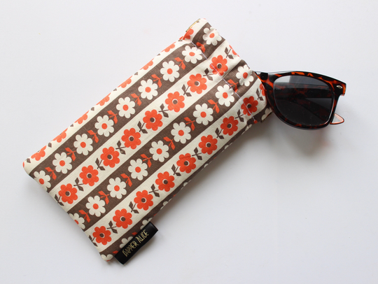 Vintage Ditsy Floral/ Stripe Cotton Sunglasses Case. Retro Pretty Daisy Flower Glasses Pouch. Large Padded Summer Accessory. Ucycled Gift