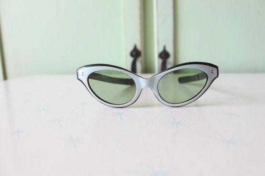 1950S 1960S Winged Cat Eye Sunglasses..vintage Eyewear. Fancy. Cateye. Accessories. Blue. Twiggy. Designer. 1950S. Rare. Gogo. Dapper
