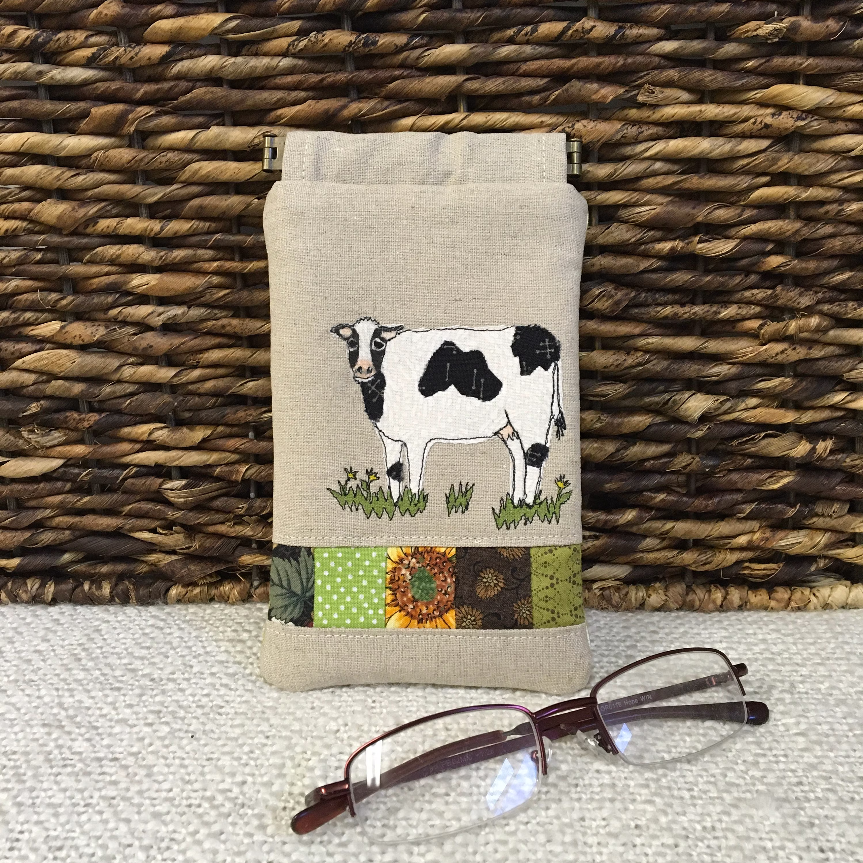 Eyeglass Case/Life On The Farm Snap Frame Flex Notions Pouch