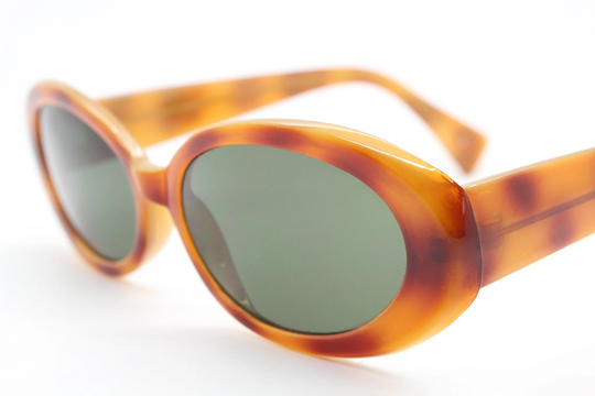 90S Vintage Oval Sunglasses. Chunky Vibrant Mottled Tortoise 60's Mod Style Frame With Green Lenses. Unused Nos