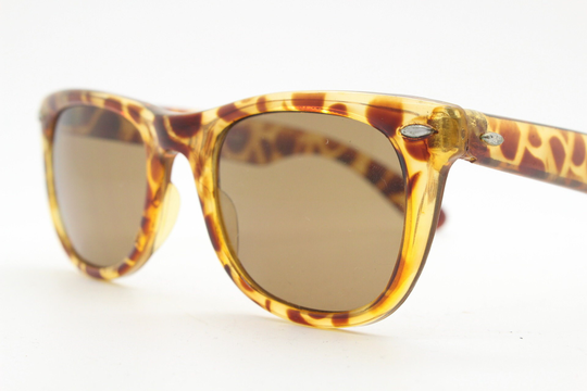 Sunburst Vintage 80S Wayfarer Style Sunglasses. All Time Classic Design in Amber Mottled Frame With Havana Brown Lenses. Unused Nos