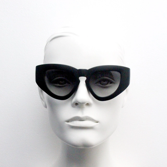 Y2K Vintage Oversized Curved Cateye Sunglasses. Dynamic Womens Matt Black Big Arm Cat Eye Frame With Smoky Gradient Lenses. 60S Style Nos