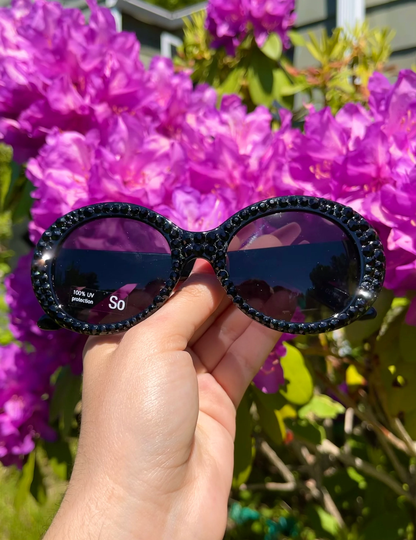 Black Round Frame Bedazzled Sunglasses/Oval Frame Retro Pin Up Girl Style