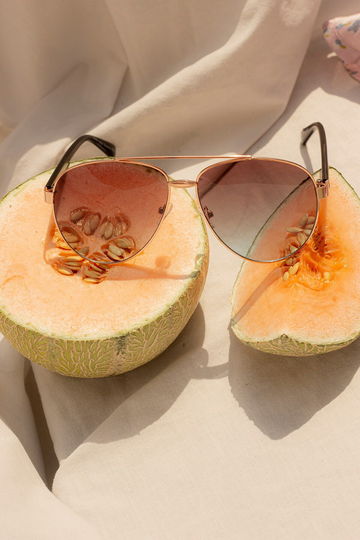 Brown Blue Engraved Bar Aviator Gradient Tint Sunglasses