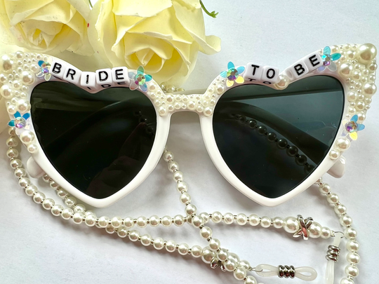 Bride To Be White Large Heart Jeweled Sunglasses With Pearl Glasses Chain