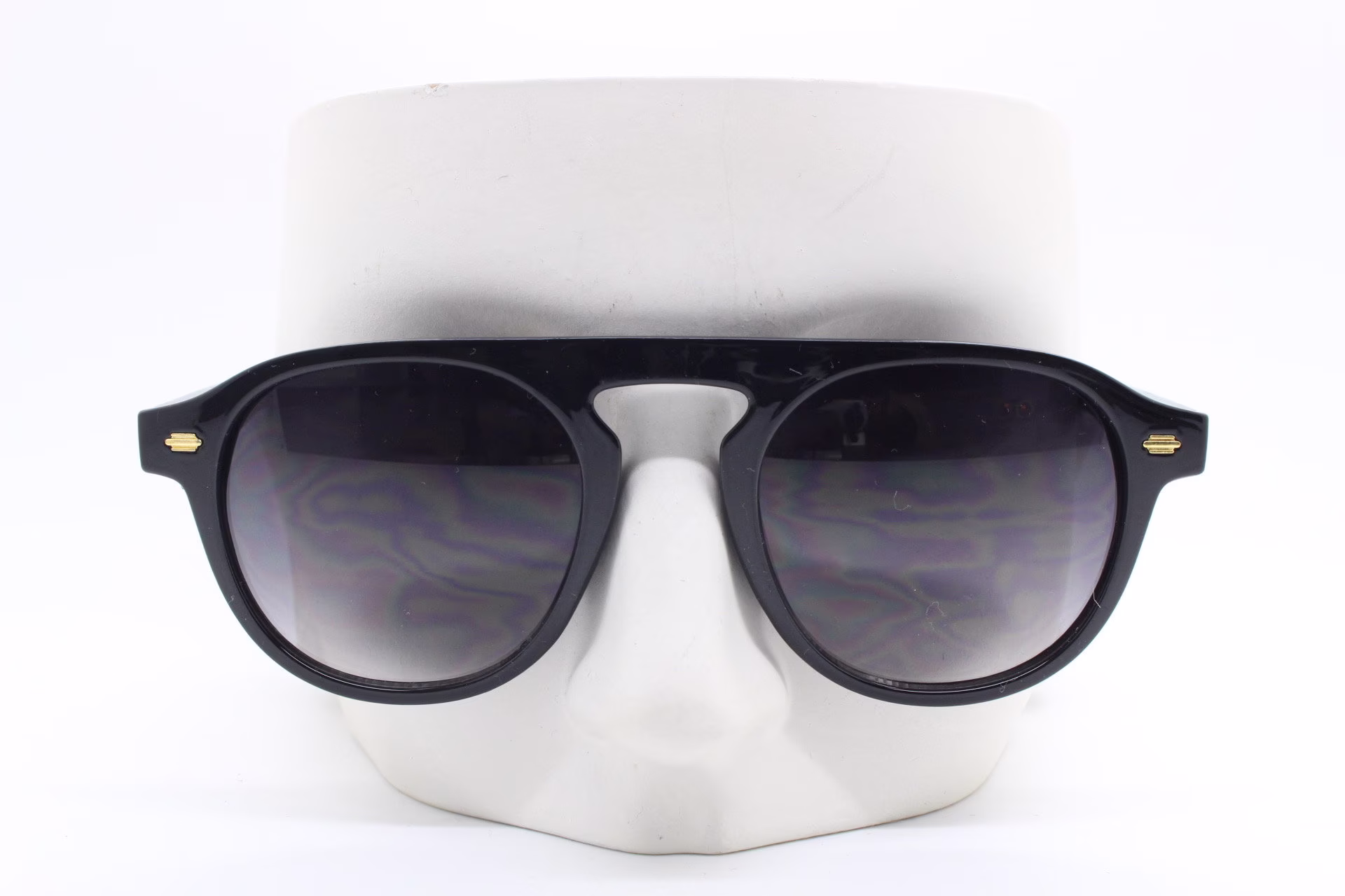 Y2K Vintage Modified Aviator Sunglasses. 60S Style Aviators With Keyhole Bridge in A Black Gloss Frame Graduating Lenses. Bnwt