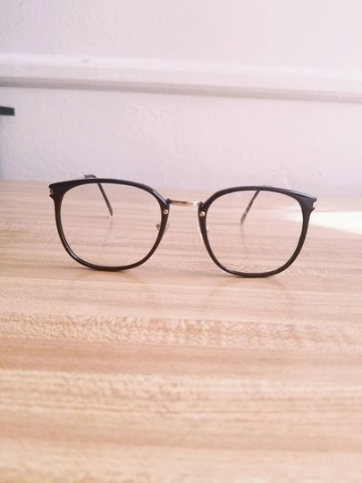 Bill Blass 40 Eyewear 1980S New Old Stock. Universal Frame Japan. Very Light. Color Black/Gold