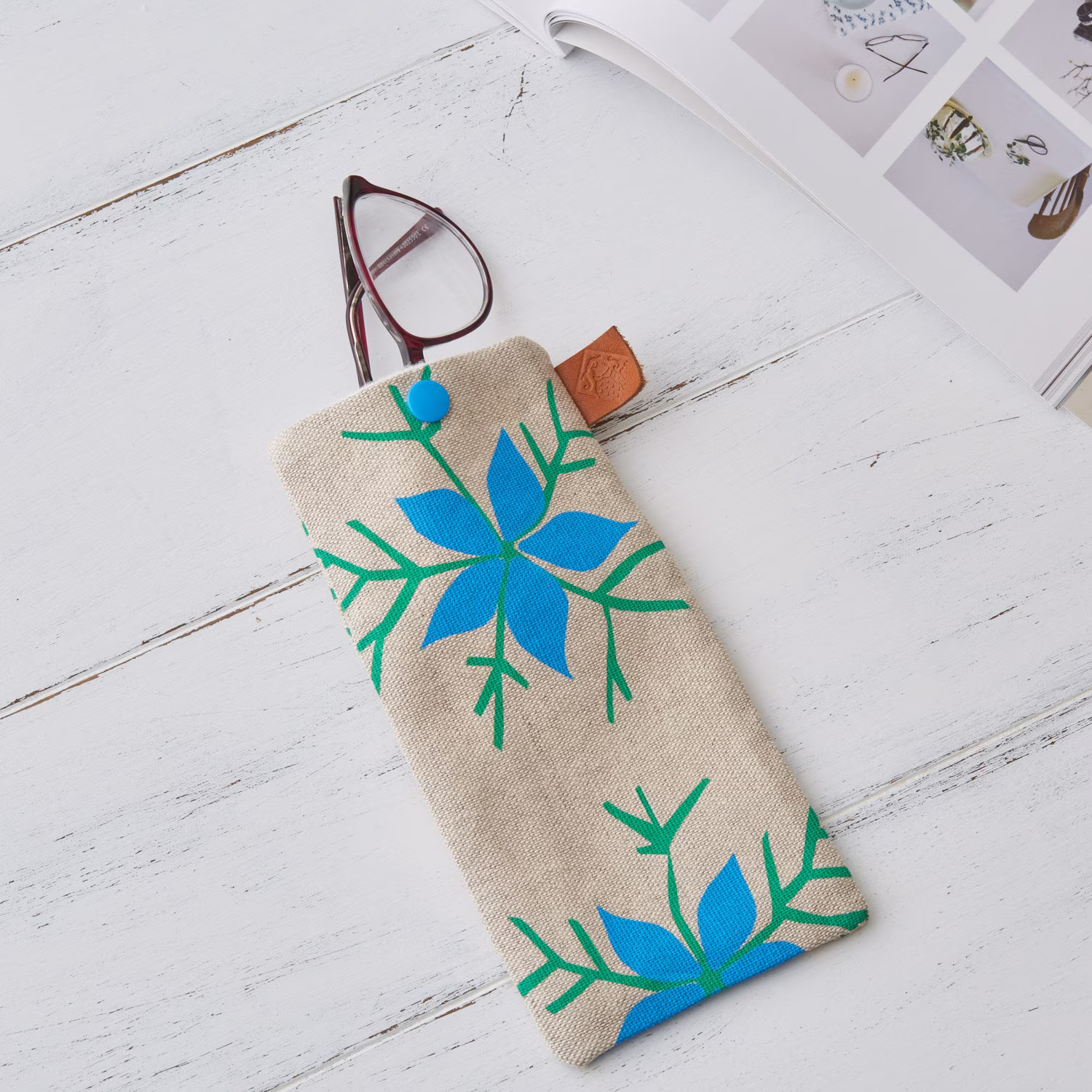 Hand Screen Printed Linen Glasses Case - Nigella Flower