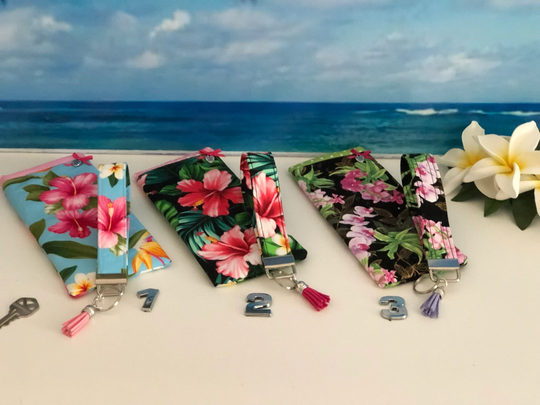 Hawaiian Gift Set ~ Sunglass Case & Matching Key Fob Fabric Wristlet Chain Of Aloha