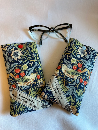 William Morris Glasses Case/The Strawberry Thief in Red Or Blue/Sunglasses Case/Ladies Spectacles/Fabric Glasses Case/Soft Case