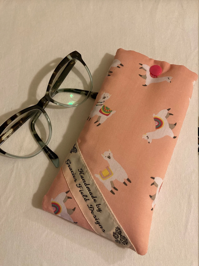Llamas & Alpacas Glasses Case/ Sunglasses Case/ Wildlife Lovers Gifts/Animal Gifts/ Soft Glasses Childrens
