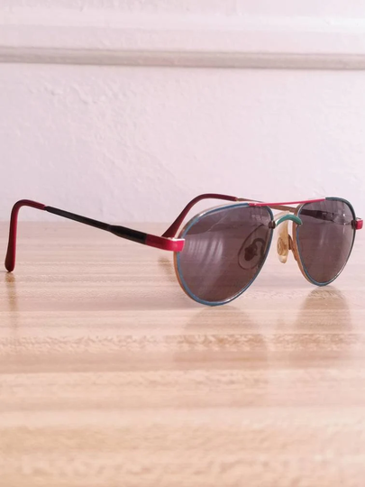 Bi 4067-S Vintage Sunglasses For Kids. Spring Hooks. Special Nose Pad. New Style. Dimensions Are 44x10x120