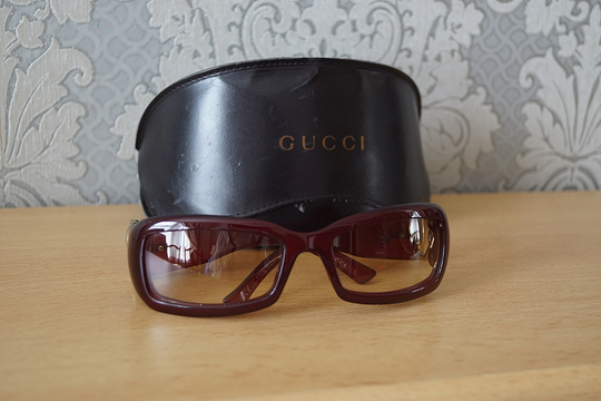 Women's Gucci Burgundy Red Rectangular Sunglasses & Case, Good Condition