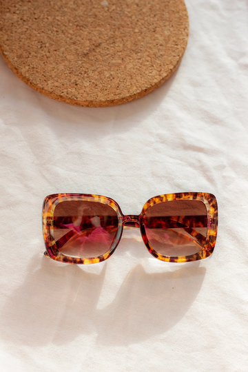 Modern Tortoise Shell Oversized Square 70S Sunglasses