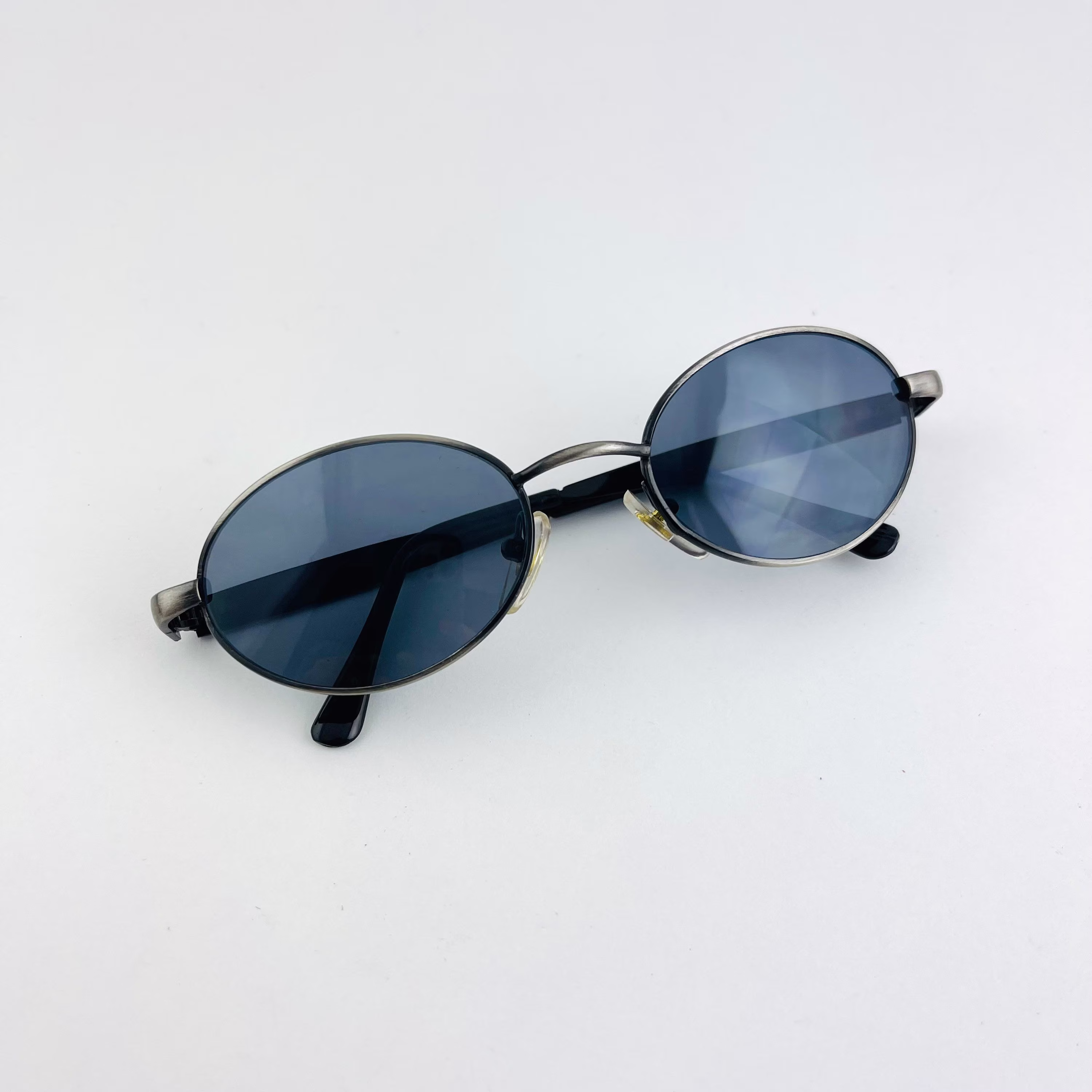 True Vintage Deadstock 90S Matte Silver Wire Oval Sunglasses