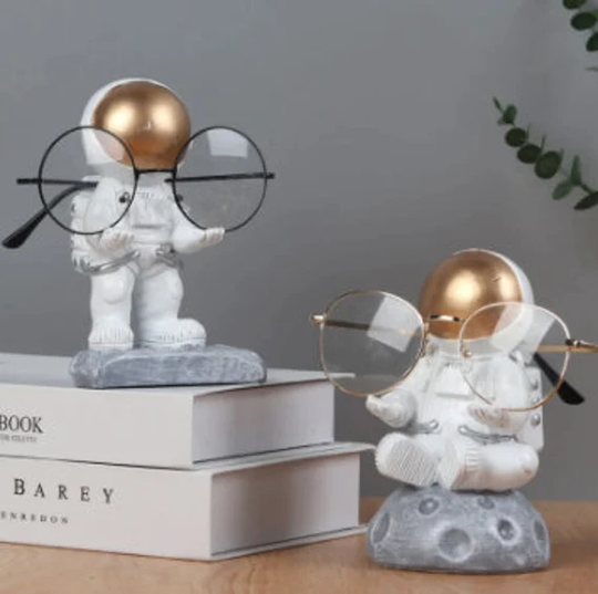 Astronaut Figurine Glasses Holder Statue | Golden Sculpture Miniature Spaceman Action Figures Nordic Home Decor