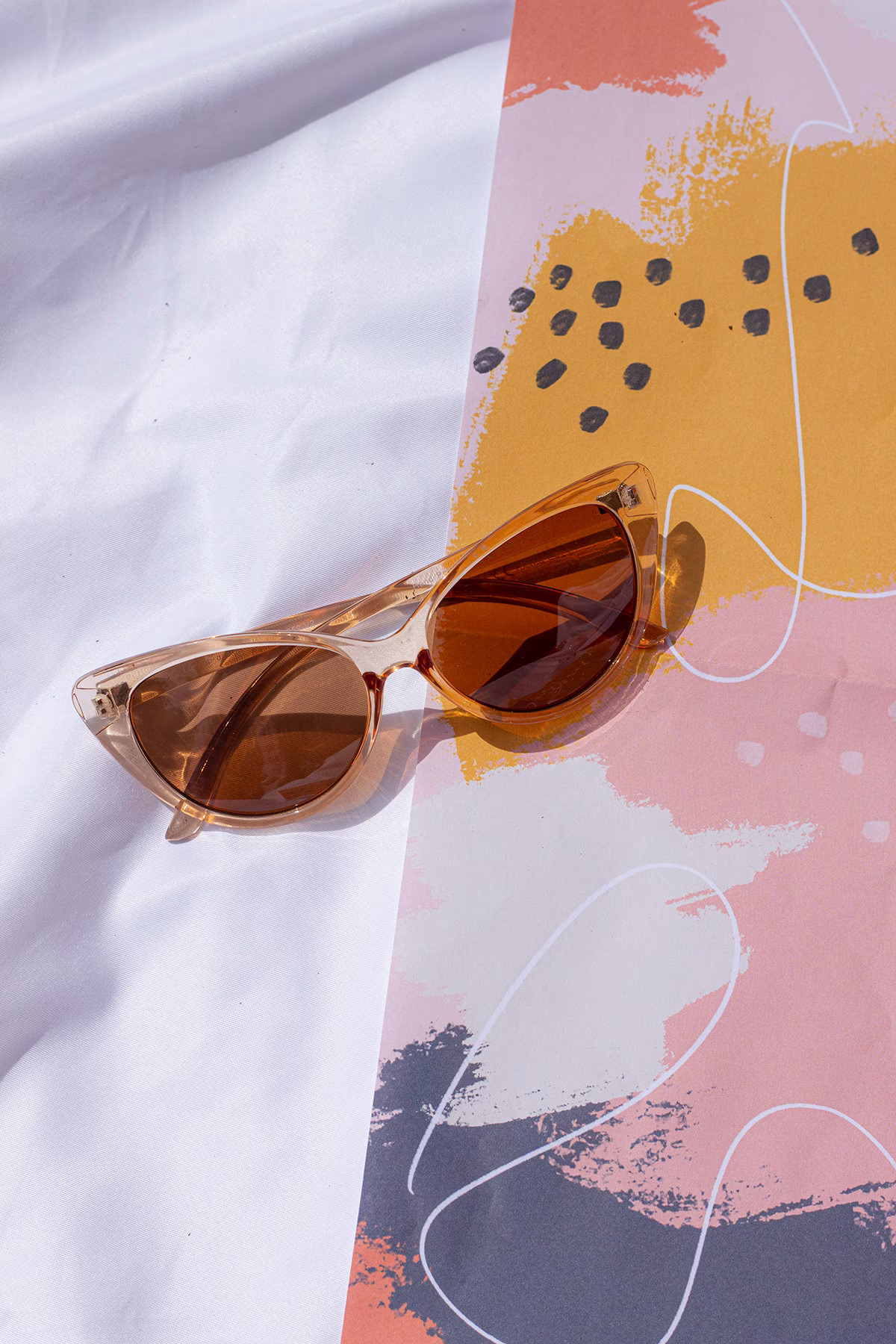 Transparent Beige Curved Classic Cat Eye Sunglasses