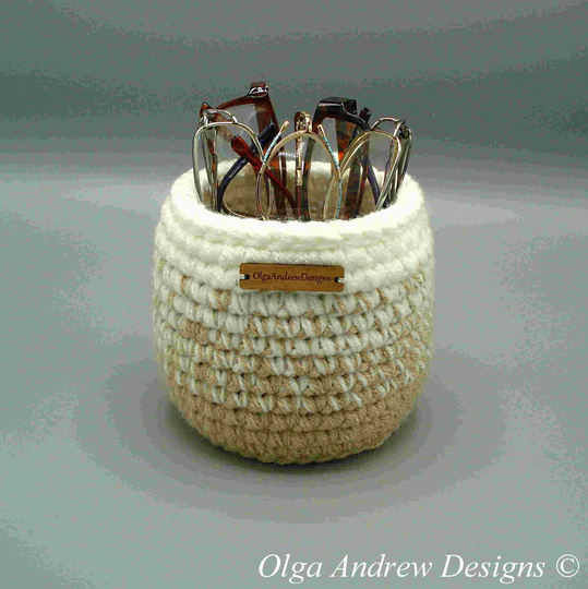 Round Medium Eyeglass/Phone/Remote Stand Holder, Soft Upright Glasses Phone Multiple Olgaandrewdesigns