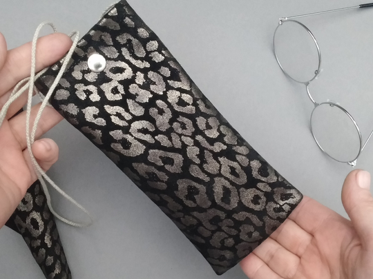 Black Glasses Case in Leopard Pattern Leather/Neck Bag Eyeglass Pencil Soft