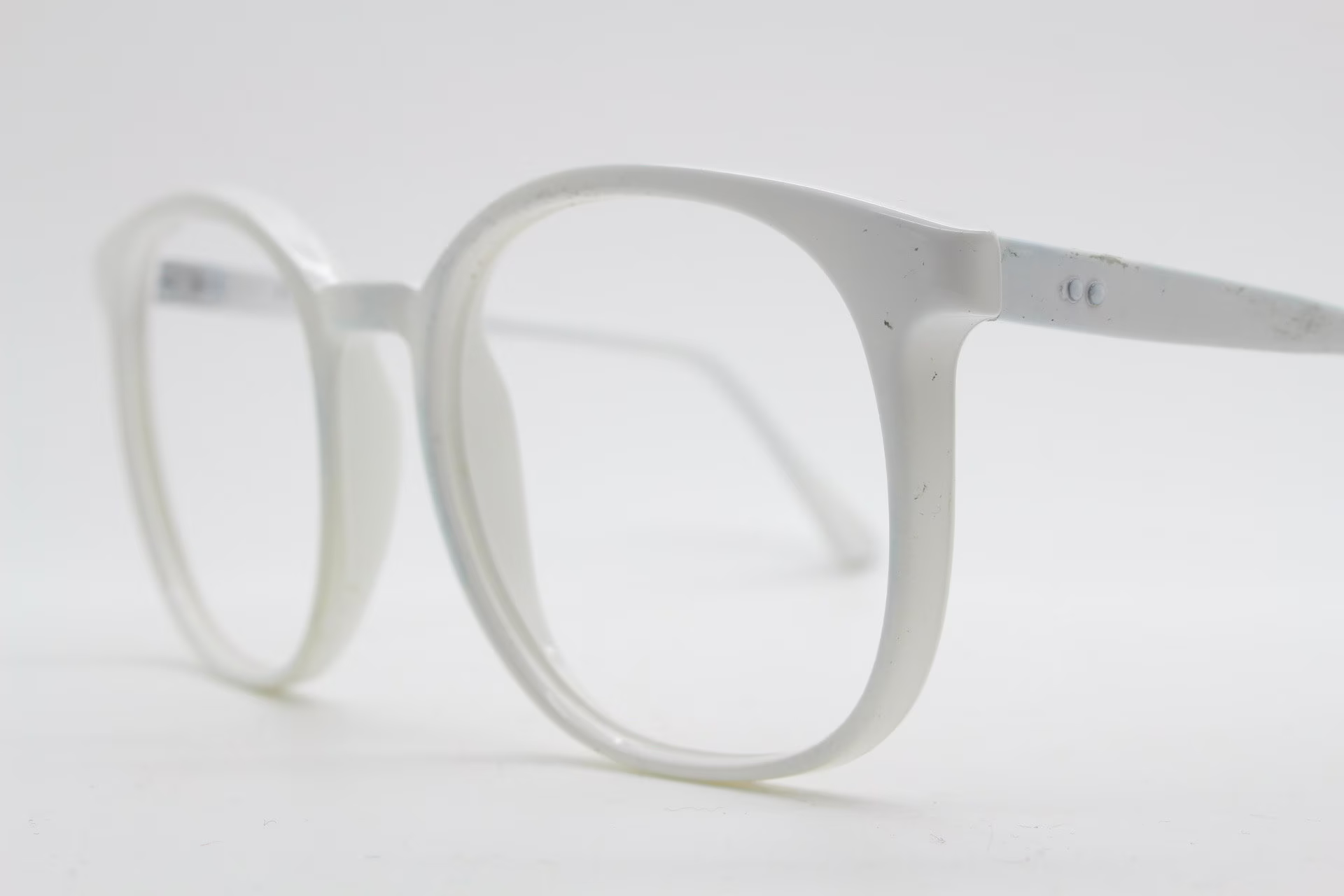 80S Vintage Round Glasses Made in France. Fierce Ice White Slightly Oversized Optical Frames. Prescription Eyeglasses. Rx Spectacles