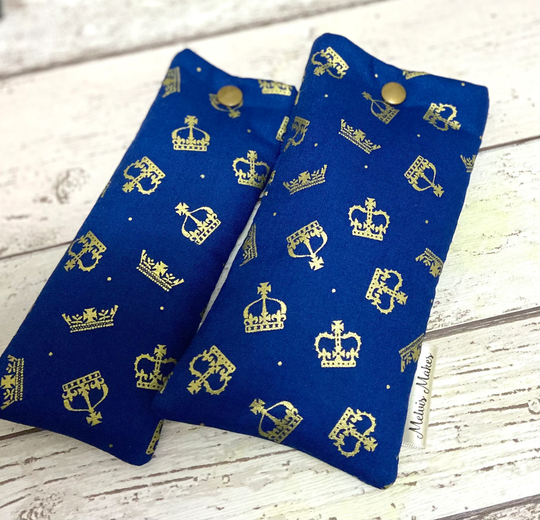 Reading Queen Glasses Case, Unique Royal Sunglasses Pouch, Metallic Gold Cushioned Specs Bag, Outdoor Accessories, Platinum Jubilee Gift