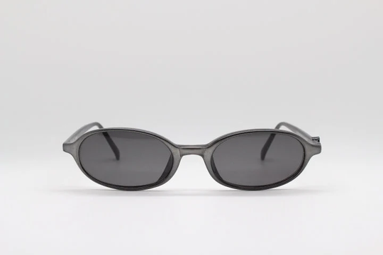 Guess 90S Vintage Oval Sunglasses Model Gu681. Grey Pearlised Cateye Design in Lustrous Acetate. Unused Nos