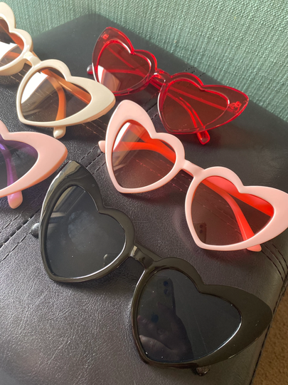 Beautiful Vintage Heart Style Cateye Sunnies/Sunglasses Pinup