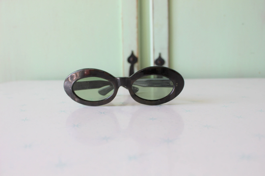 1970S Twiggy Mod Sunglasses....rare. Twiggy. Womens Eyewear. Big Lens. Funky. Woodstock. Hippie. Rare. Deadstock Sunglasses. Mod. Black