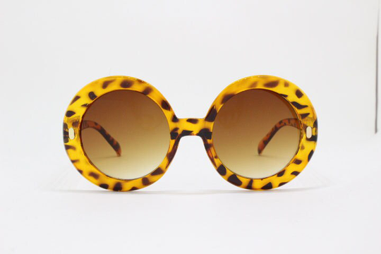 60S Design Sunglasses. Round Oversized Vibrant Tortoise Frame With Graduating Brown Lenses. Womens. 70S
