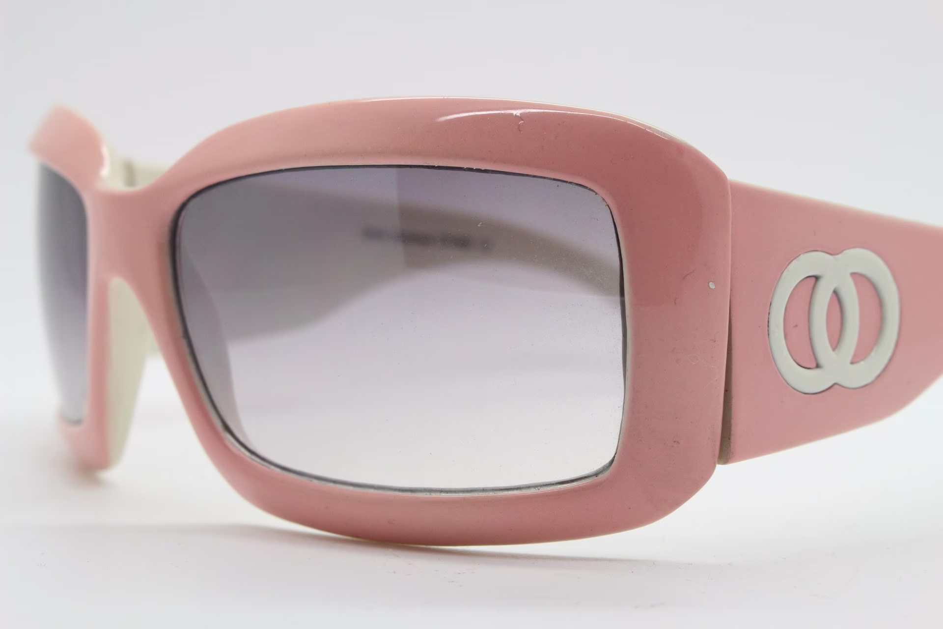 Y2K Vintage Rectangular Wrap Around Bug Eye Sunglasses. Curving Pink Frame With Big Chain Link Logo. Rave Shield Fashion Grail. 2000S Nos