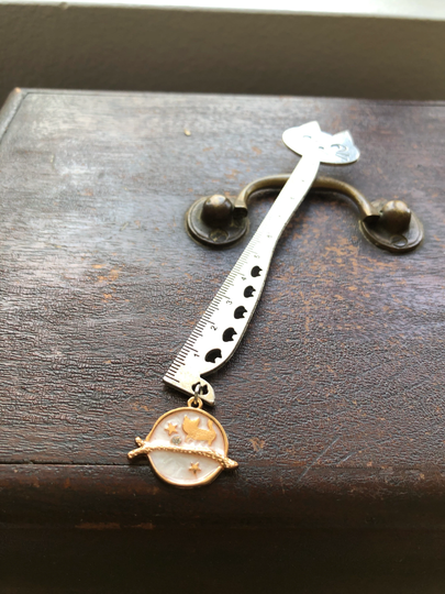 Silver Metal Cat Pd Ruler With Round Pink & White Charm, Stars Diamond