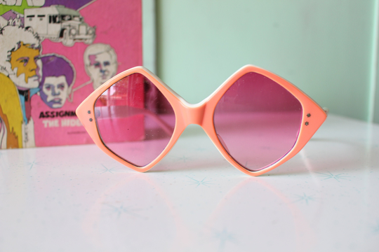 1970S Twiggy Mod Sunglasses Rare. Twiggy. Womens Eyewear. Big Lens. Funky. Woodstock. Hippie. Deadstock Sunglasses. Mod. Pink