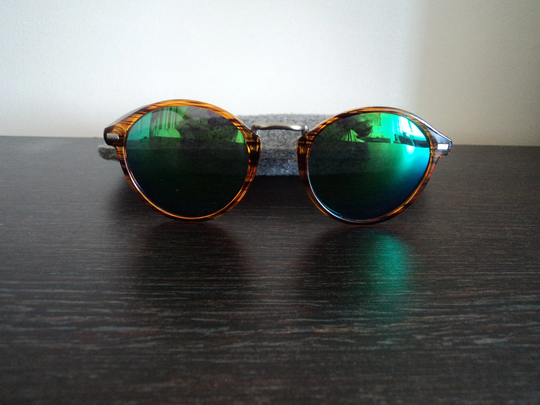 Meller Sunglasses in Case