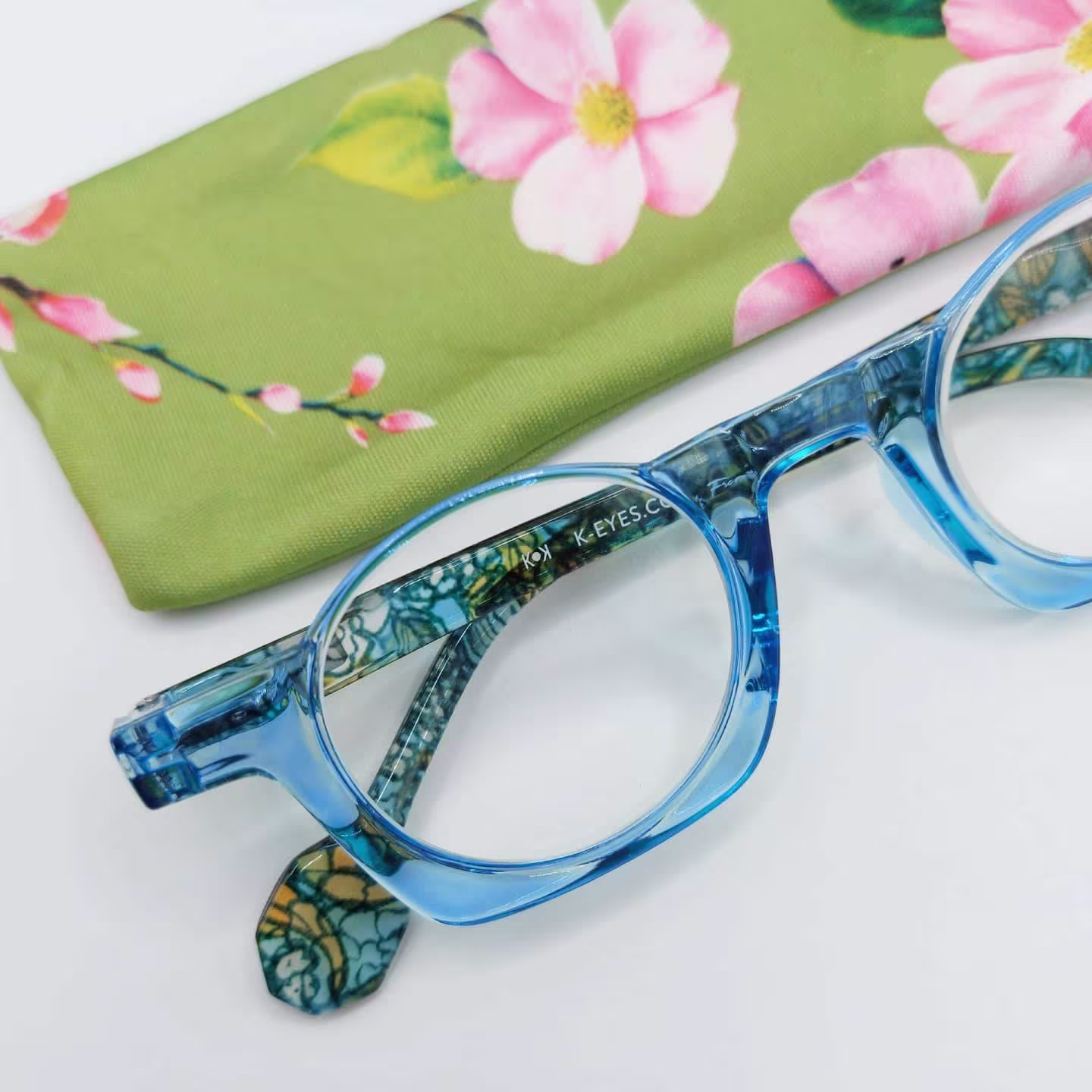 Reading Glasses - Round & Squared Light Blue Reading Glasses Of K-Eyes . +1.00 +1.50 +2.00 +2.50 +3.00 +3.50, Fashionable, Modern Eyewear