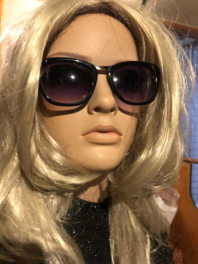 Retro 1980S Style Black & Gold Square Shaped Sunglasses With Metal Arms. Perfect For Photoshoot Or Retro Fashion Lover