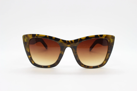 Vintage Y2K Pointed Cat Eye Sunglasses. Womens Sharp Angled With Radiant Tortoise Frame. 50S Rockabilly, Pin Up. 2000S Nos Cateyes
