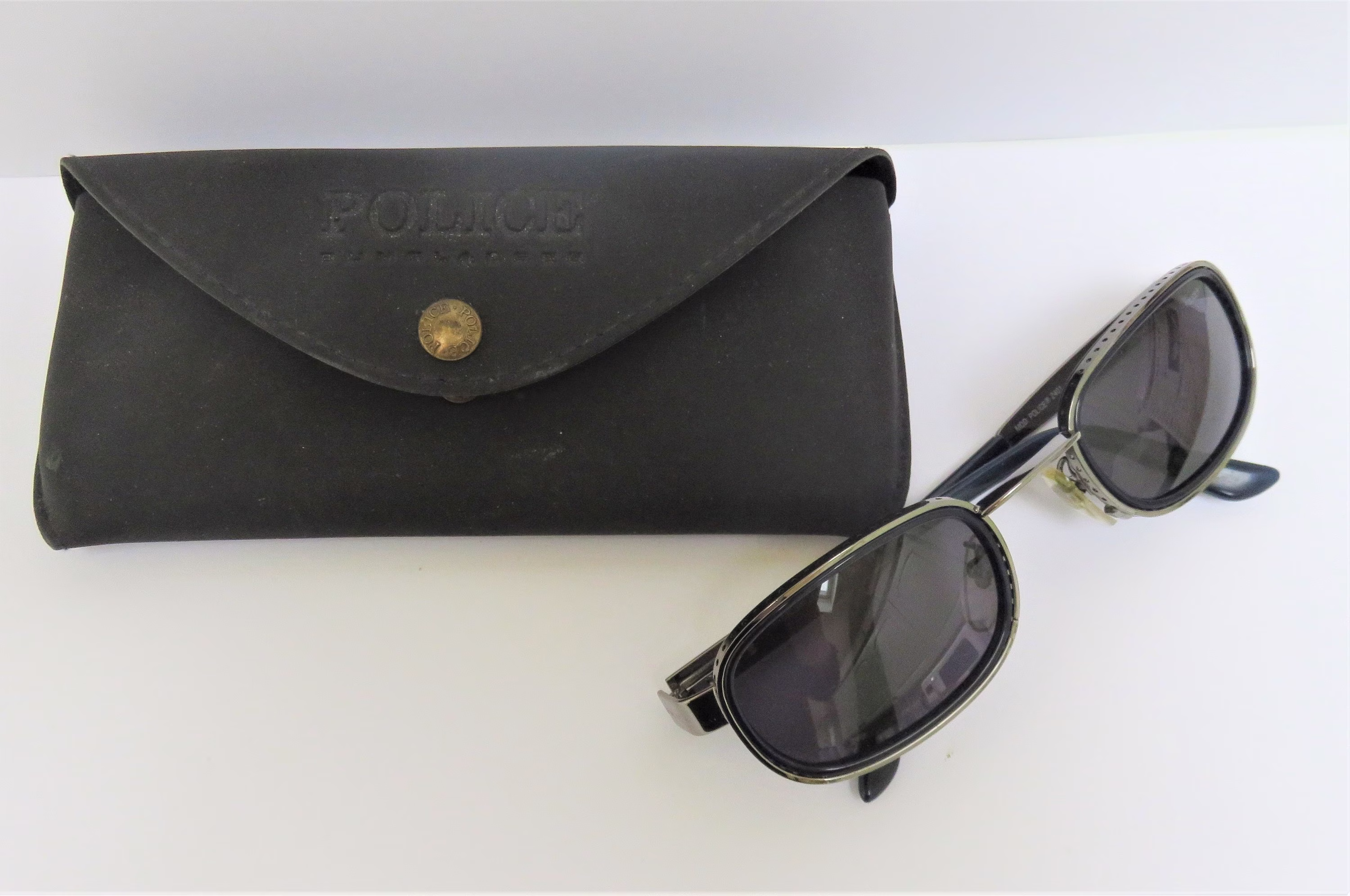 Vintage 90S Police Sunglasses - Unisex Model 2401 Colour 955 Silver Metal & Blue Plastic Frame Original Case