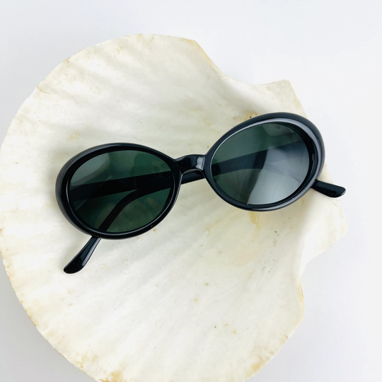 Authentic Vintage 90S Minimal Black Oval Sunglasses