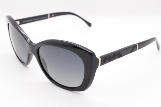 Burberry Y2K Vintage Cat Eye Sunglasses Model B4164 Made in Italy. Womens Chic Black Acetate Bold Cateye Design