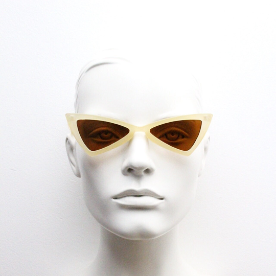 Vintage Triangular Cat Eye Sunglasses. Dynamic Beige Cateye Frame With Contrasting Dark Brown Lenses. 80S New Wave. Punk. Unused Nos