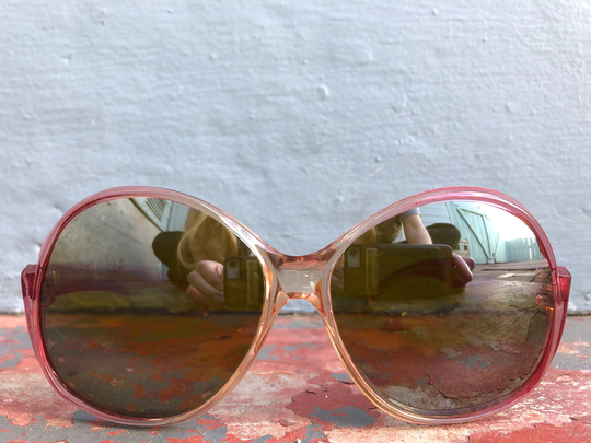 70S 80S New Vintage Sunglasses Pink Clear Ombré Plastic Frames Round Oversized Metallic Reflective Yellow Tinted Lens Deadstock Boho Taiwan