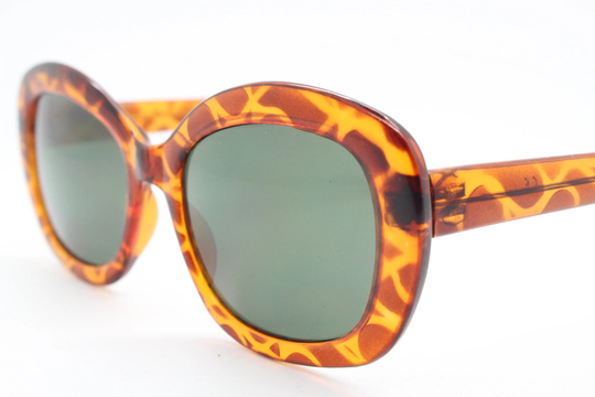 90S Vintage Big Cat Eye Tortoise Sunglasses With Green Lenses. Nos 60's Style Womens Cateye Design. Unused
